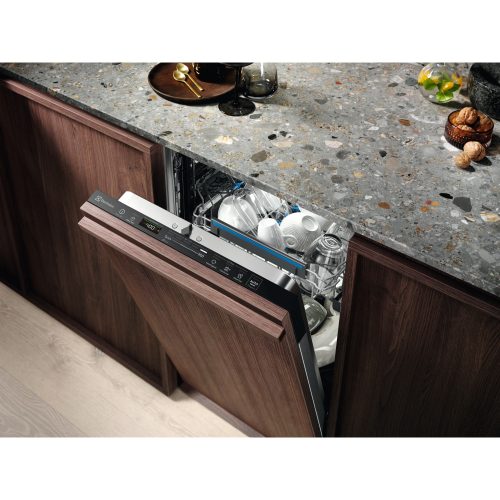 Electrolux KEGB2310L Lavastoviglie Integrata Totale 45 cm - - 9 coperti - Livello 3- 5 tempi 2 extra (ExtraPower, GlassCare, ExtraHygiene)- ammollo - Apertura Automatica della porta - Avvisatore acustico di fine ciclo - Cesto: superiore regolabile in altezza - Sistema Pure Crystal - Protezione totale antiallagamento - Collegamento acqua calda / acqua fredda - Cerniere Sliding autobilancianti - Consumo acqua 9,9 litri - Classe di efficienza energetica D - Silenziosità 44 dB(A) re 1 Pw